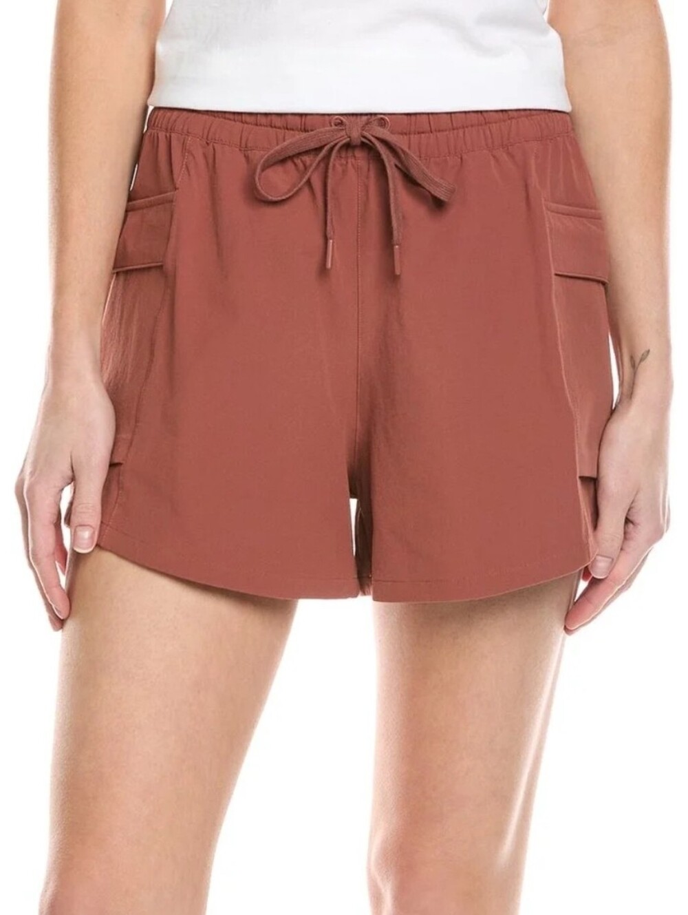 Beyond Yoga Peak Mid Rise Cargo Shorts